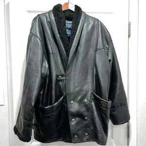 V Made in Italy soft Leather black Coat with super warm lining, pockets